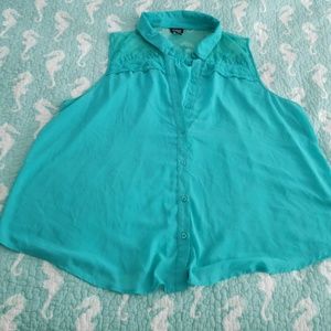 Torrid sleeveless teal button down